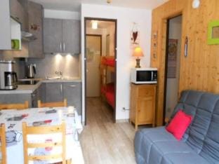 Apartment in Village Center with Mountain Views Apartment in Saint-Lary-Soulan