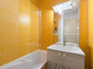 Rooms for 6 People Apartment in Occitanie