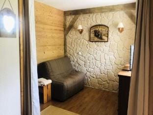Studio in La Foret near Ski Slopes Apartment in Les Avanchers-Valmorel