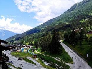 Apartment in Planchamp with Ski-InSki-Out Access Apartment in Les Avanchers-Valmorel
