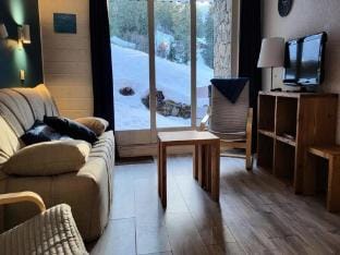 Apartment in Creve-Coeur with Ski-InSki-Out Apartment in Les Avanchers-Valmorel