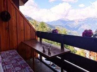 Duplex in La Foret near Ski Slopes Apartment in Les Avanchers-Valmorel