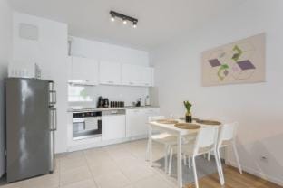 Golden Apartments Warsaw - Pereca Residence&73 Apartment in Warsaw