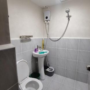 Affordable Condo w/ Wi-Fi, Pool & Shower Heater Apartment in Lapu-Lapu City