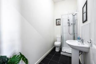 Upper Floor - Room 1 Apartment in Nottingham