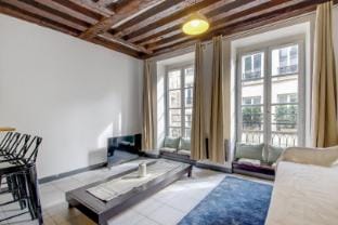 Paris Marais Lombards Apartment in Paris