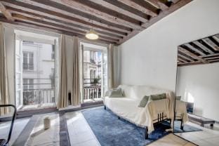 Paris Marais Lombards Apartment in Paris