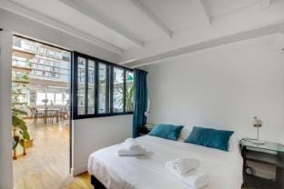 Paris Super Loft Overtop Apartment in Paris