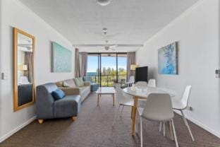 Waves & Views Coastal Retreat Apartment in Burleigh Heads