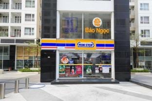 Sky Center near Tan Son Nhat Airport Apartment in Ho Chi Minh City