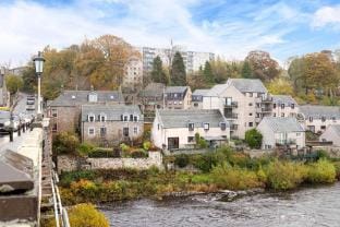 Riverside Home in Perth Country House in Perth