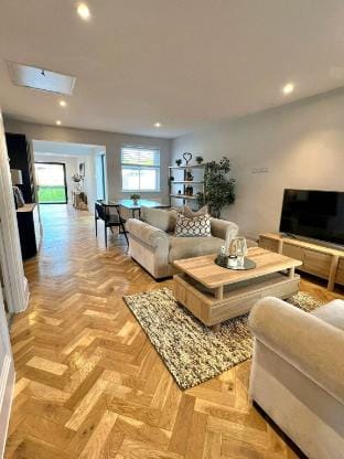 Newly Refurbished Bungalow- Large Garden- Parking Vacation rental in Ringwood