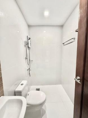 King Bed 1 Bedroom, Full Kitchen in Panglao Island Vacation rental in Panglao