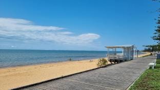 Sea Breeze at Margate Beachside-pet friendly Vacation rental in Margate