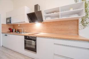 Sleep & Explore: Prague 3 Žižkov studio Vacation rental in Prague