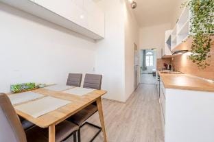 Sleep & Explore: Prague 3 Žižkov studio Vacation rental in Prague
