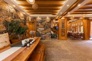Lijiang Listen Deer·Snow Mountain Viewing Guesthouse  Vacation rental in Sichuan
