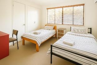 cfamiy 4K04  twinbed bedroom shared house Vacation rental in Brisbane
