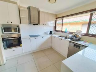 Cfamily 8N04 double bedroom Robertson shared house Vacation rental in Brisbane