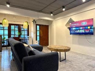 Cozy Value Stay Near Nimman  Free Airport Pickup Vacation rental in Chiang Mai