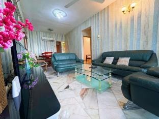 Beachfront Bliss – 3BR Sea View Glory Beach PD Vacation rental in Port Dickson