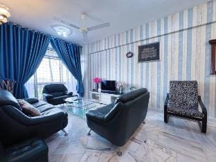 Beachfront Bliss – 3BR Sea View Glory Beach PD Vacation rental in Port Dickson