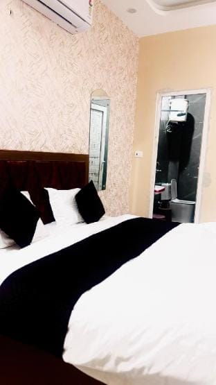Your comfort, our priority. Check-in with Privacy Vacation rental in Uttar Pradesh