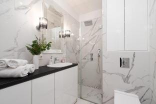 Golden Apartments-Luxury Stay on Grzybowska 85/220 Vacation rental in Warsaw