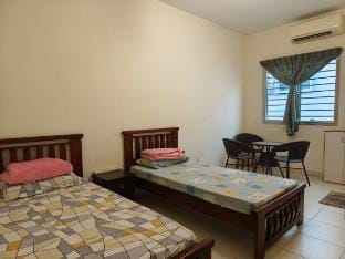 Lake View House@Taman Seri Austion Vacation rental in Johor Bahru