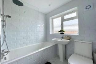 Supremely Posh 4-Bed Terraced Home Parking &Garden Vacation rental in Tonbridge and Malling District