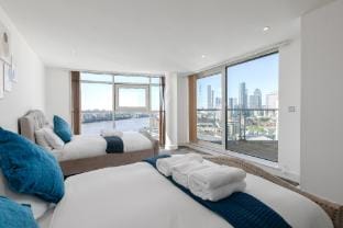 Thames River Direct View 2 Bedrooms,2 Bathroom,2 Balcony, Living Room, Amazing Views, Close to City Vacation rental in London Borough of Lewisham
