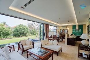 OceanVillas 5*  Da Nang & Hoi An Vacation rental in Hoa Hai