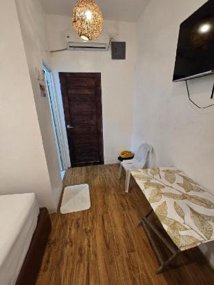 rm 204 studio type apt Vacation rental in Angeles
