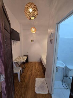 rm 204 studio type apt Vacation rental in Angeles