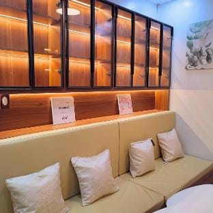 Smart 2BR Bloom Condo w/ Wi-Fi, Close to Airport Vacation rental in Muntinlupa