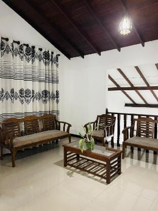 Relax in comfort at WinWay Welgama full House Vacation rental in Southern Province