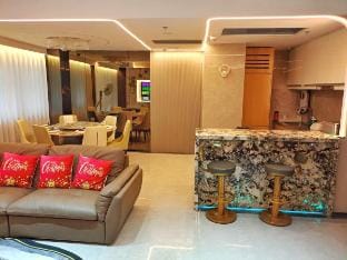 2BR 6PAX- Premium Unit beside Okada and near NAIA Vacation rental in Pasay