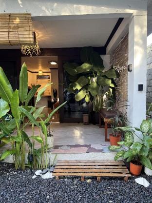 New Peaceful Studio House, Center in General Luna Vacation rental in General Luna