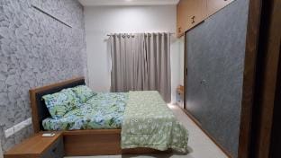 The LUXE Manor
A luxury apartment + Pool Vacation rental in Gujarat