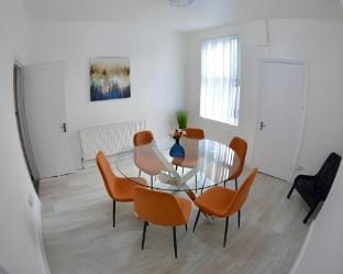 Spacious 4Bed &4Bath | Parking Vacation rental in Rotherham