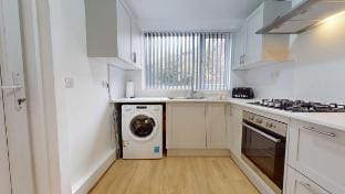 Modern 2-Bed House | Near City Centre | Parking Vacation rental in Sheffield