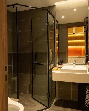 Asahi Room 1 BR Cozy Swan Lake View @Ecopark Vacation rental in Vietnam