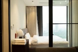 Trầm Room Calm & Dark Wood 1BR @Ecopark Vacation rental in Vietnam