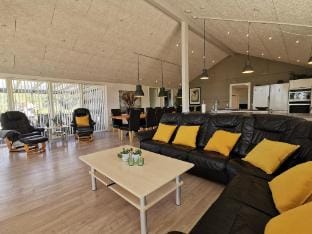 Panoramic Views and Luxurious Comfort on Ls Island Vacation rental in Västra Götaland County