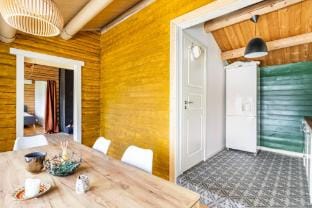 Cabin, 25 m to the lake, 25 min Oslo, 10 min Tusenfryd Vacation rental in Viken, Norway