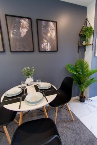 City Central Hideout | Modern Comfort in CBD Vacation rental in Christchurch