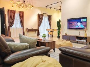 20-24Paxx Near Sunway Lst World w/Pool Tab& Karaok Vacation rental in Ipoh