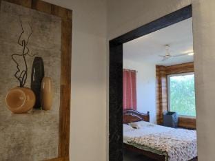 Beautiful 2 bhk 6 / 10 ppl party appt pune 7000 Vacation rental in Maharashtra