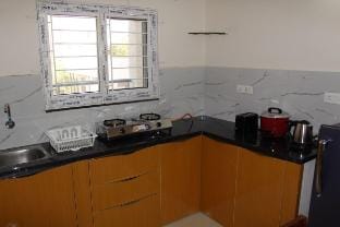 Work-Friendly 2BHK Near Mindspace & Hitech City Vacation rental in Hyderabad