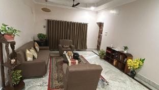 1Bhk studio City center Vaayu Aastha 10 min temple Vacation rental in Varanasi
